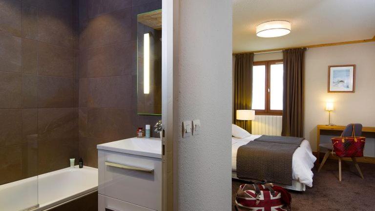 Hillary Hotel Les Menuires Bagian luar foto